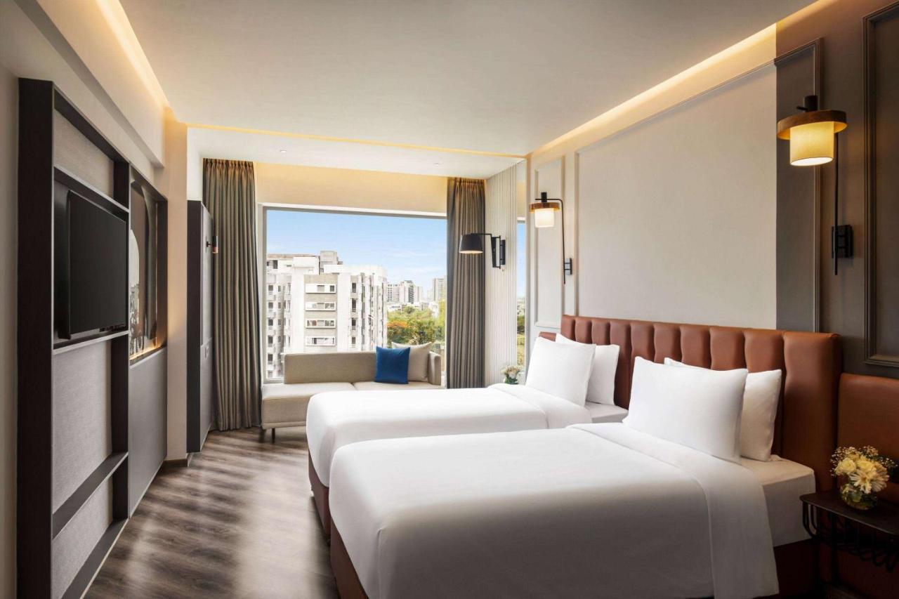 Ramada Encore By Wyndham Indore Nipania Eksteriør bilde