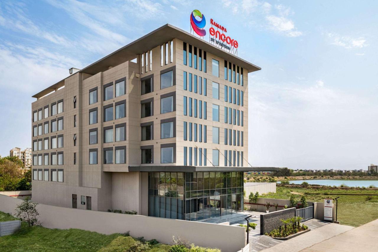 Ramada Encore By Wyndham Indore Nipania Eksteriør bilde